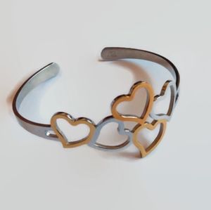 5/$20 - Heart Bracelet